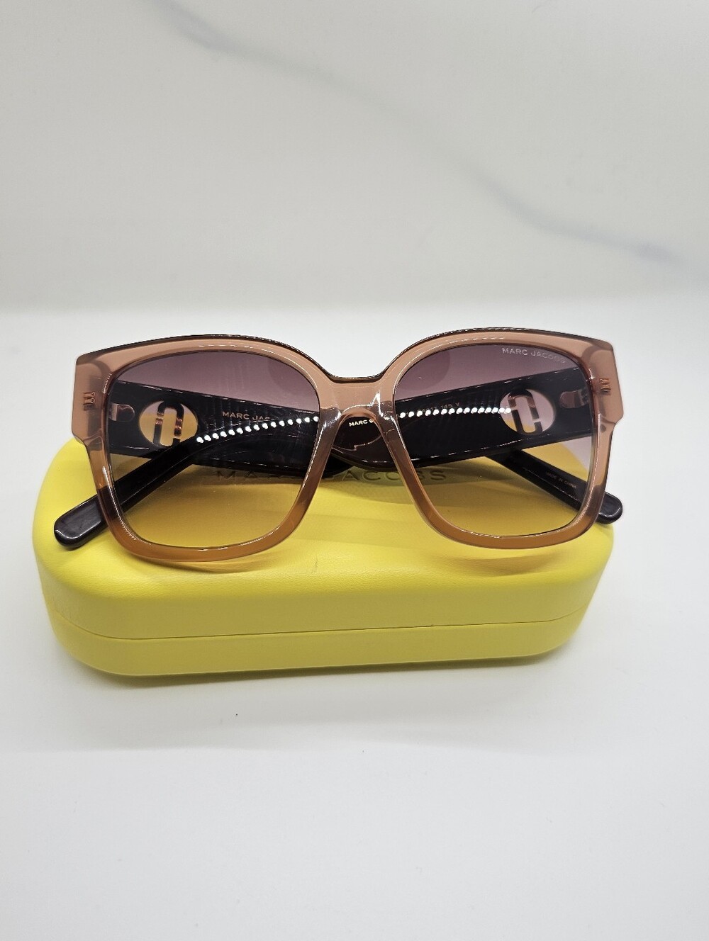Marc Jacobs Block Colored Square Sunglasses Worn once